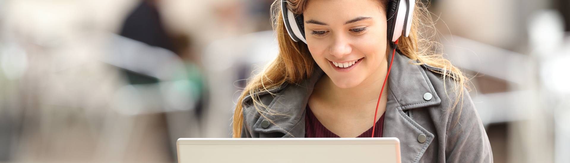 Is the Internet making us stupid? Digital learning platforms vs digital learning processes